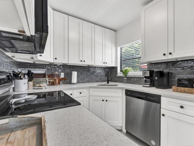 Продажа дома по адресу 2301 Ridgeway Avenue - фото 6601412