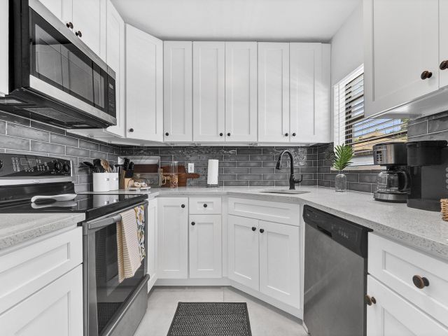 Продажа дома по адресу 2301 Ridgeway Avenue - фото 6601415