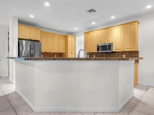 Дом в аренду по адресу 4795 S Classical Boulevard - фото 6606546