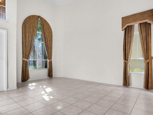 Дом в аренду по адресу 4795 S Classical Boulevard - фото 6606553