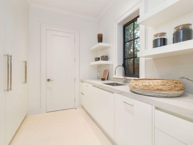 Продажа дома по адресу 215 Summa Street - фото 6620253