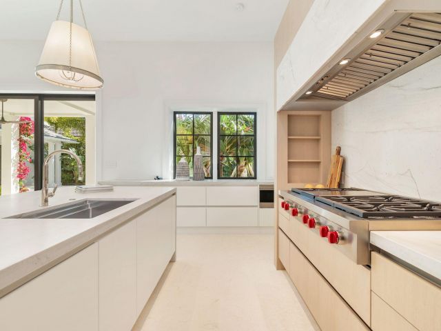 Продажа дома по адресу 215 Summa Street - фото 6620254