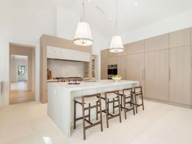 Продажа дома по адресу 215 Summa Street - фото 6620255