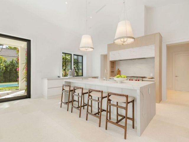 Продажа дома по адресу 215 Summa Street - фото 6620256