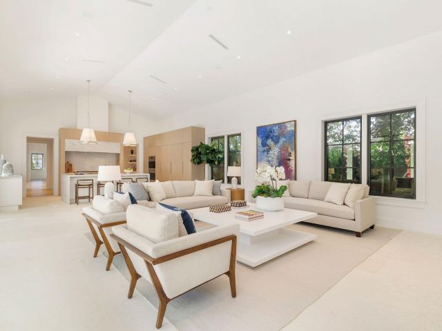 Продажа дома по адресу 215 Summa Street - фото 6620260