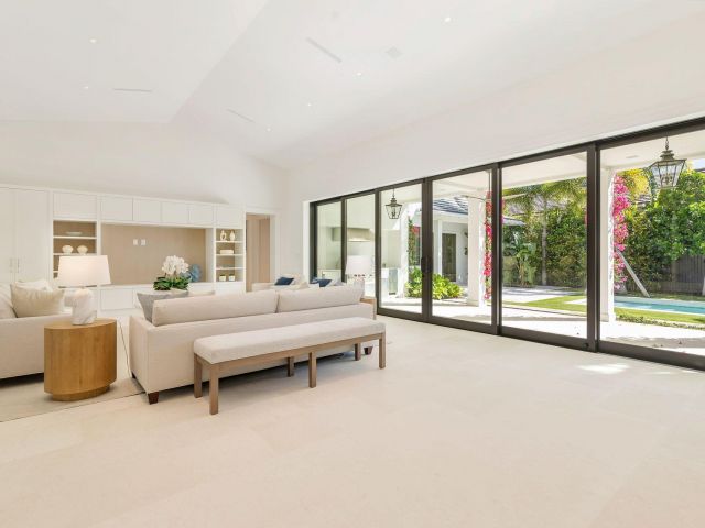 Продажа дома по адресу 215 Summa Street - фото 6620261