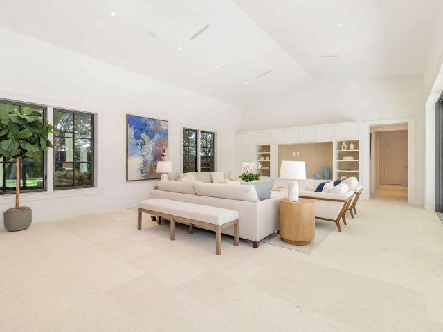 Продажа дома по адресу 215 Summa Street - фото 6620263