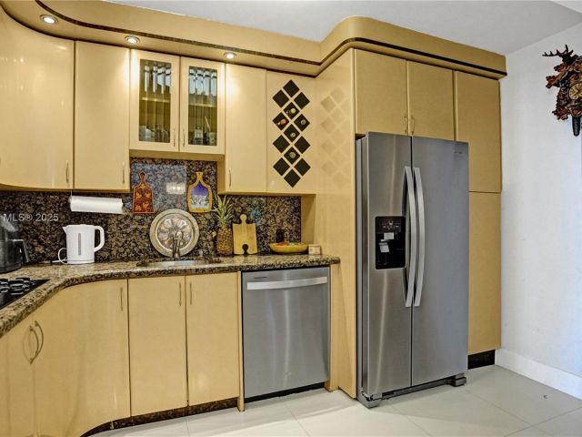 Продажа квартиры #1931 - фото 6625732