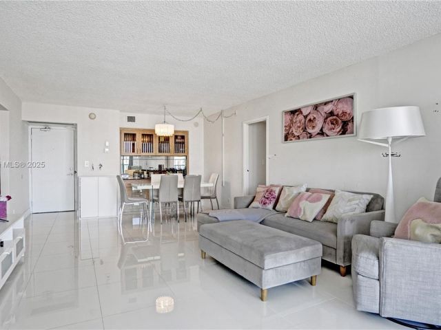 Продажа квартиры #1931 - фото 6625737