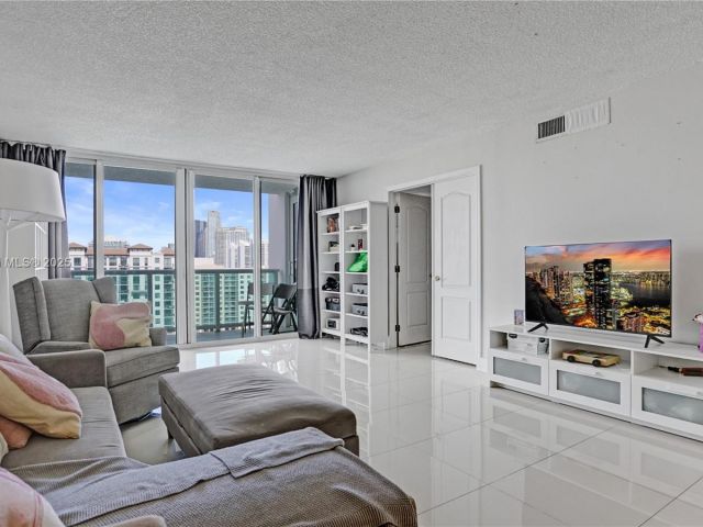 Продажа квартиры #1931 - фото 6625740