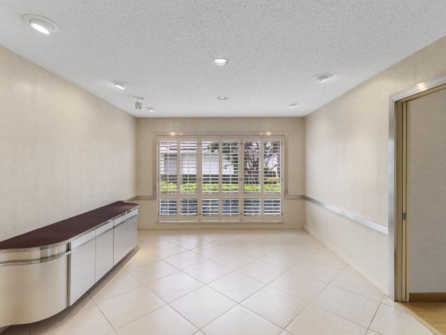 Продажа дома по адресу 627 Pine Lake Drive - фото 6606120