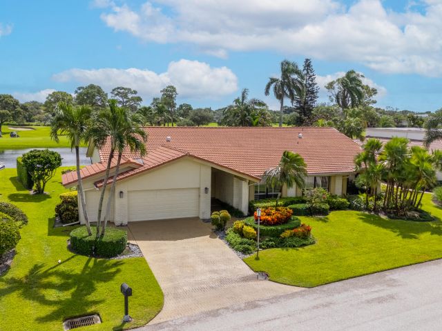 Продажа дома по адресу 627 Pine Lake Drive - фото 6606125