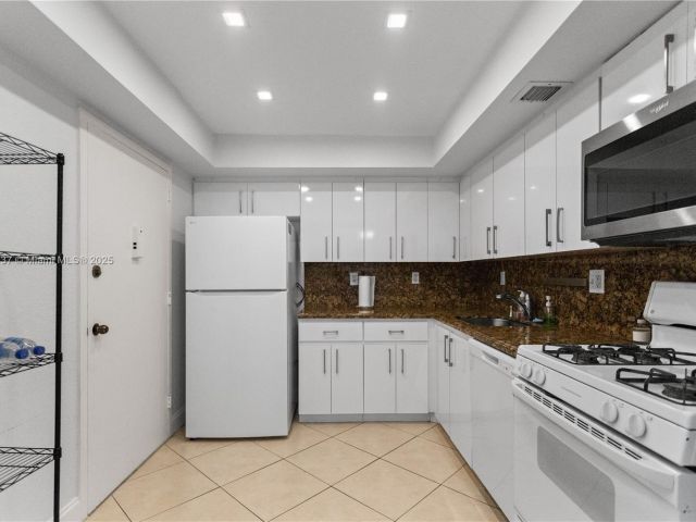 Продажа квартиры #1710 - фото 6605525