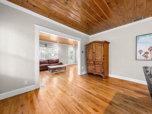 Продажа дома по адресу 220 Malverne Road - фото 6606259