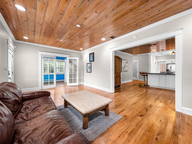 Продажа дома по адресу 220 Malverne Road - фото 6606264