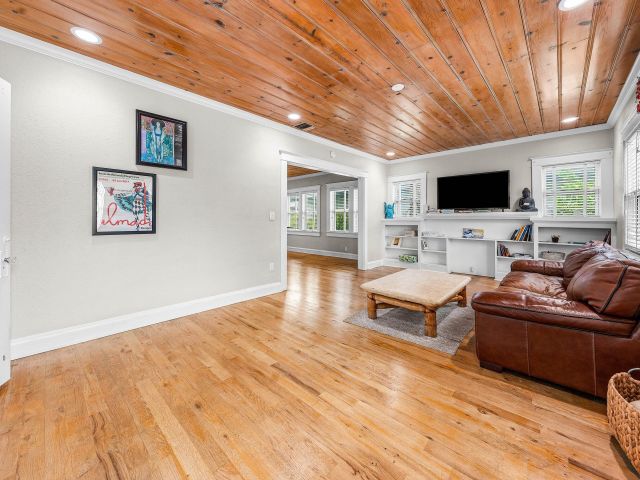 Продажа дома по адресу 220 Malverne Road - фото 6606267