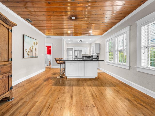 Продажа дома по адресу 220 Malverne Road - фото 6606273