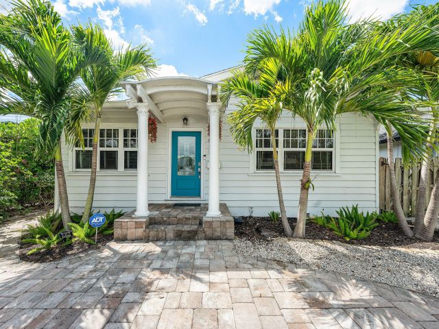 Продажа дома по адресу 220 Malverne Road - фото 6606276