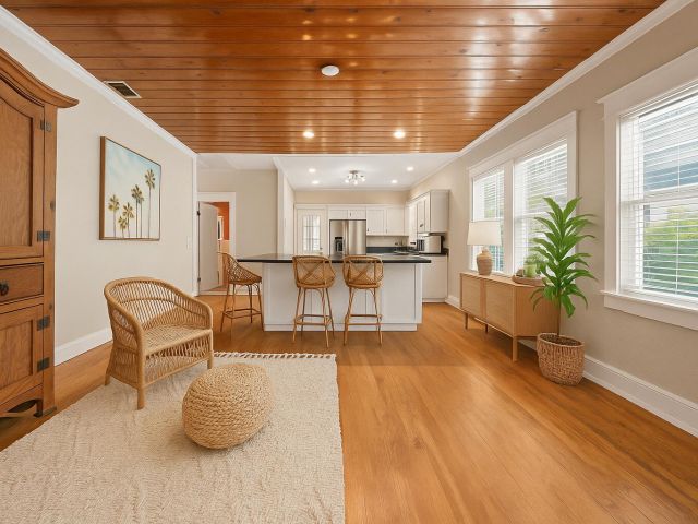 Продажа дома по адресу 220 Malverne Road - фото 6606277