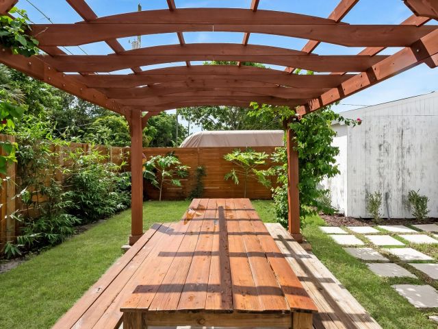 Дом в аренду по адресу 308 SW 1st Street - фото 6606558