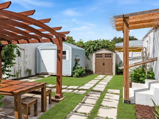 Дом в аренду по адресу 308 SW 1st Street - фото 6606559