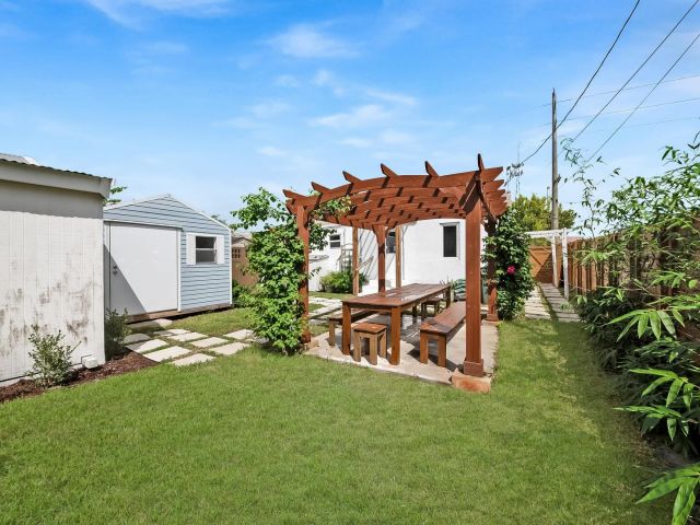 Дом в аренду по адресу 308 SW 1st Street - фото 6606560