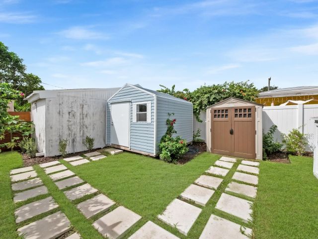 Дом в аренду по адресу 308 SW 1st Street - фото 6606563