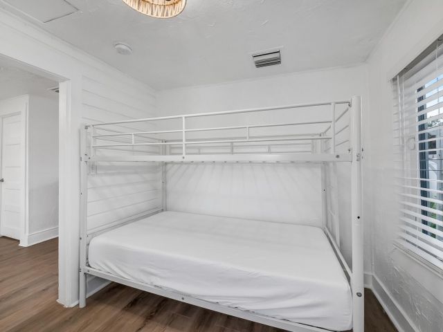 Дом в аренду по адресу 308 SW 1st Street - фото 6606564