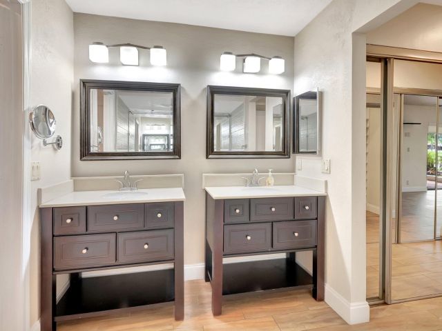 Продажа дома по адресу 6740 Lago Vista Terrace - фото 6786722