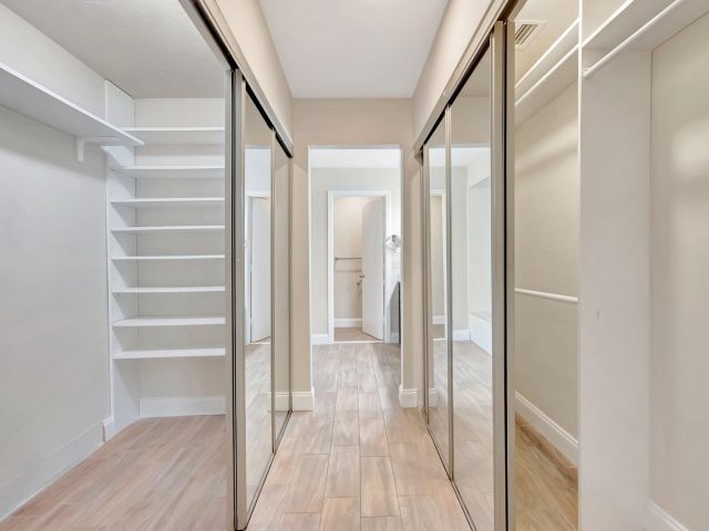 Продажа дома по адресу 6740 Lago Vista Terrace - фото 6786724