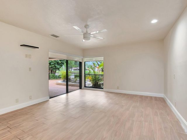 Продажа дома по адресу 6740 Lago Vista Terrace - фото 6786726