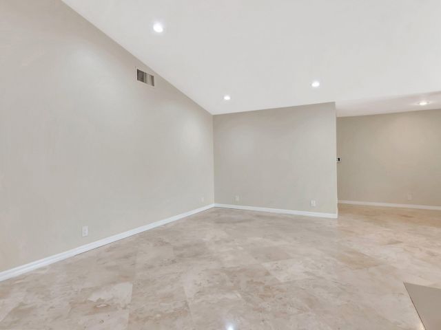 Продажа дома по адресу 6740 Lago Vista Terrace - фото 6786727