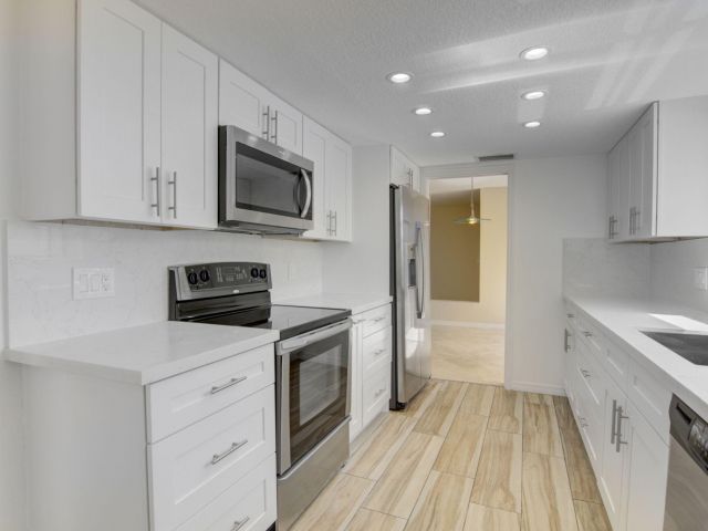 Продажа дома по адресу 6740 Lago Vista Terrace - фото 6786731