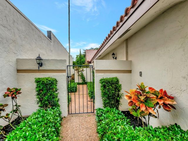 Продажа дома по адресу 6740 Lago Vista Terrace - фото 6786737