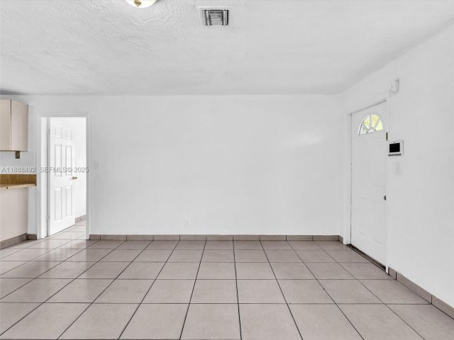 Продажа дома по адресу 1624 S 23rd Ave - фото 6603977