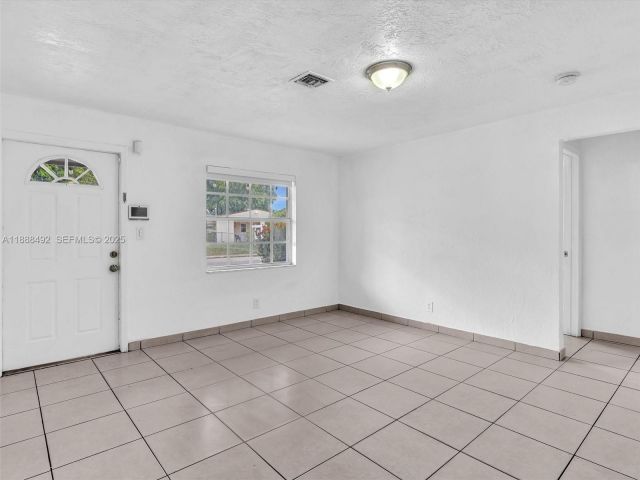 Продажа дома по адресу 1624 S 23rd Ave - фото 6603979