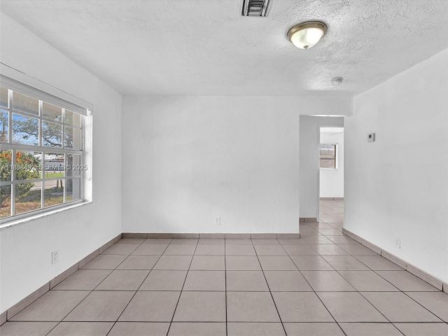 Продажа дома по адресу 1624 S 23rd Ave - фото 6603981