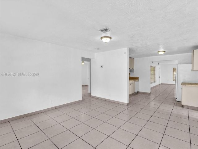 Продажа дома по адресу 1624 S 23rd Ave - фото 6603982