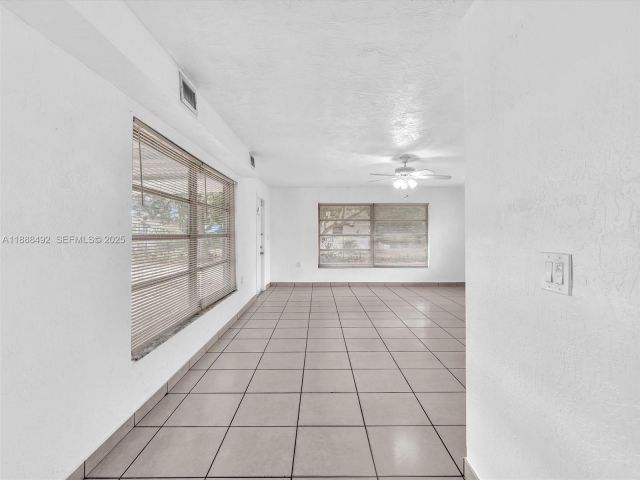 Продажа дома по адресу 1624 S 23rd Ave - фото 6857744