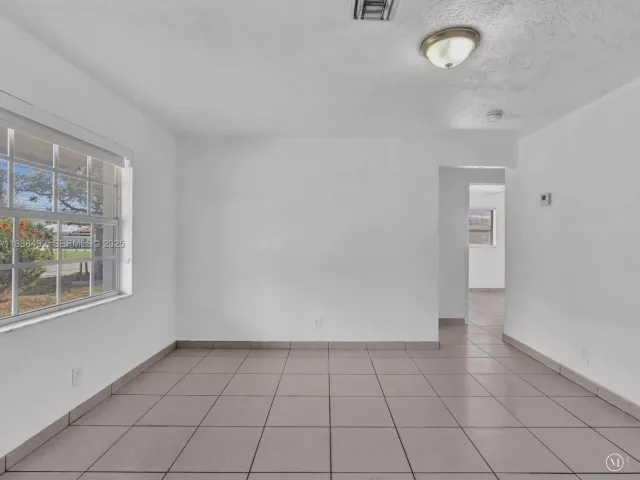 Продажа дома по адресу 1624 S 23rd Ave - фото 6603981