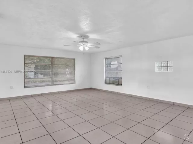 Продажа дома по адресу 1624 S 23rd Ave - фото 6857743