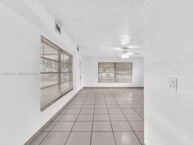 Продажа дома по адресу 1624 S 23rd Ave - фото 6857744