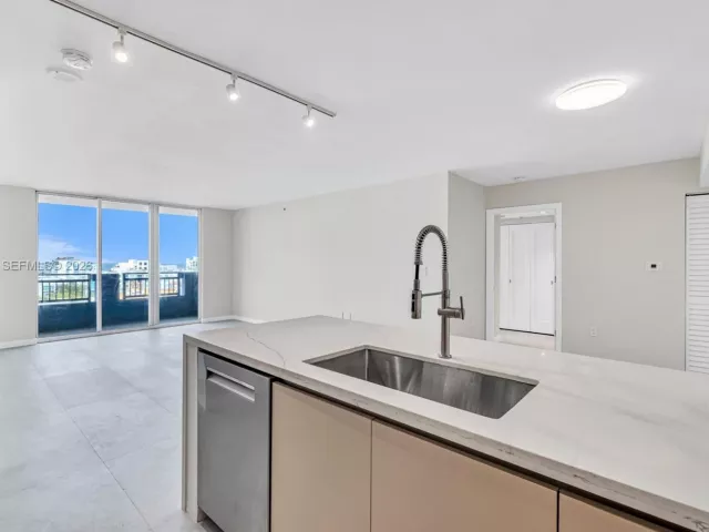 Продажа квартиры #1103 - фото 6614864