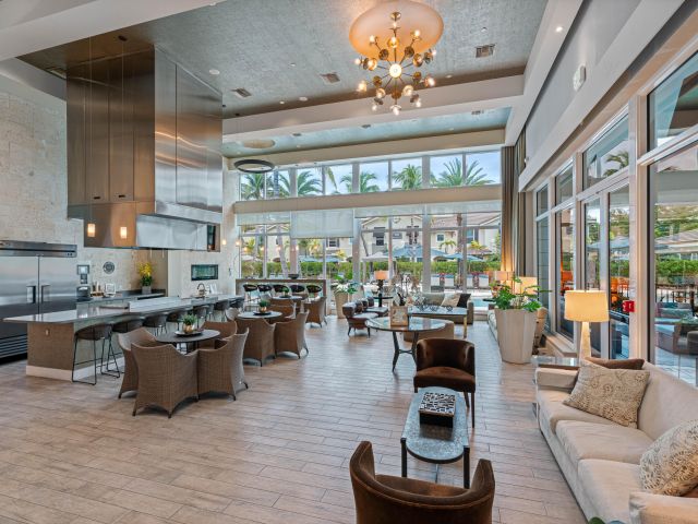 Дом в аренду по адресу 1090 Quaye Lake Circle - фото 6606355