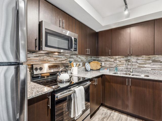 Дом в аренду по адресу 1090 Quaye Lake Circle - фото 6606356