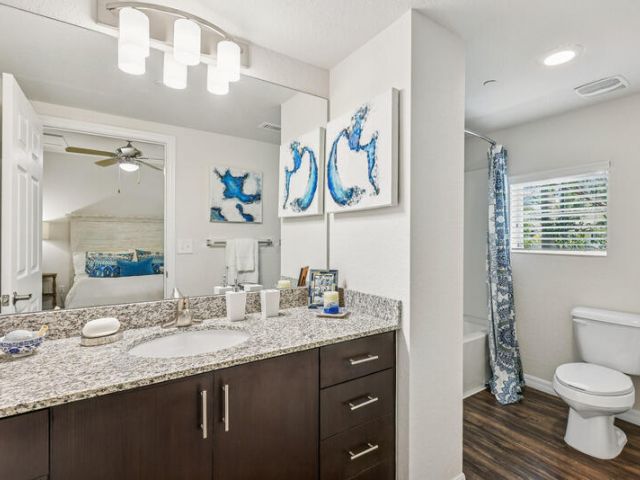 Дом в аренду по адресу 1090 Quaye Lake Circle - фото 6606362