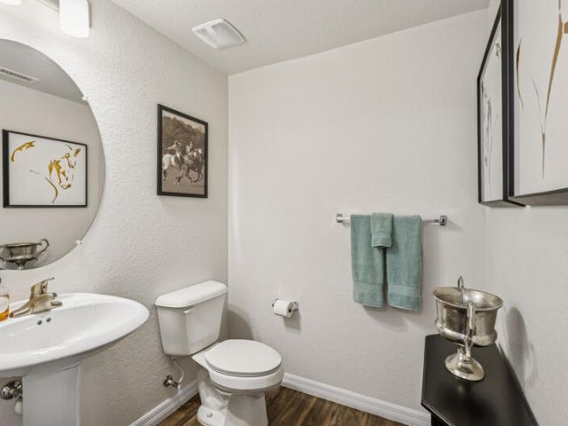 Дом в аренду по адресу 1090 Quaye Lake Circle - фото 6606365