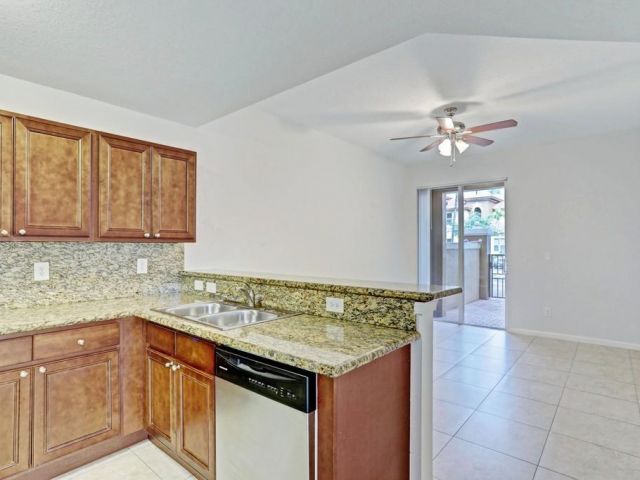 Дом в аренду по адресу 6515 Diamond Springs Terrace 2404 - фото 6606393