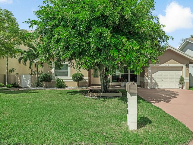 Продажа дома по адресу 610 NW 207th Avenue - фото 6621011