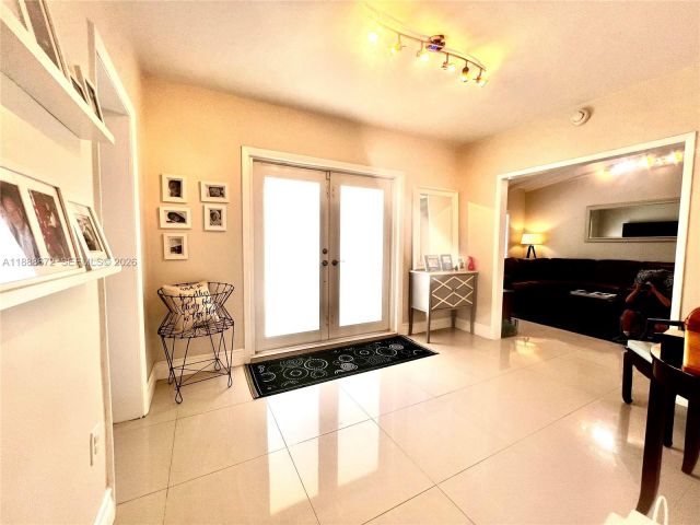 Продажа дома по адресу 7500 SW 81st Ave - фото 7526668